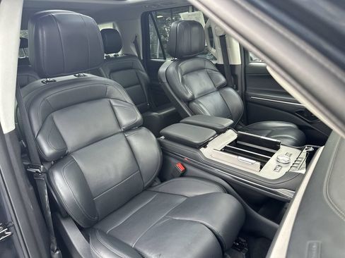 Certified 2025 Lincoln Navigator Reserve AWD/4WD image 28