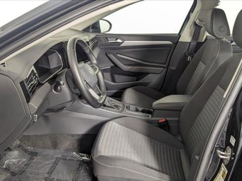 Used 2025 Volkswagen Jetta S image 13