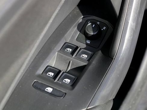 Used 2020 Volkswagen Jetta R-Line w/ R-Line Cold Weather Package FWD image 22
