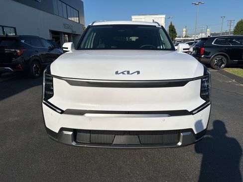 New 2026 Kia EV9 Wind image 3