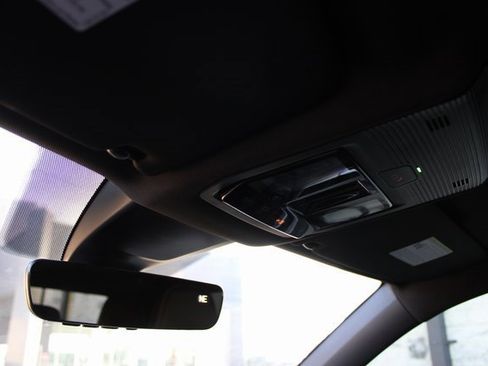 Used 2025 Volkswagen Atlas Cross Sport SE image 28