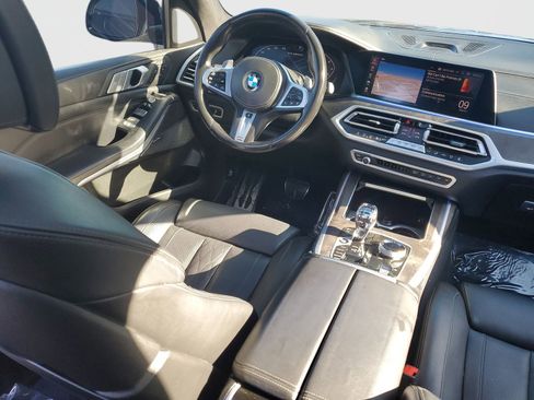 Used 2021 BMW X7 M50i image 13