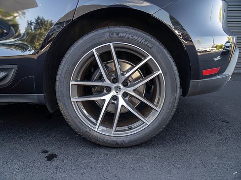 Used 2026 Porsche Macan AWD/4WD image 24