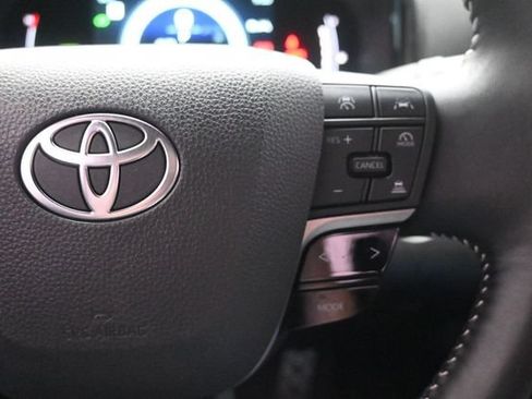 Used 2025 Toyota Camry SE w/ Convenience Package FWD image 27