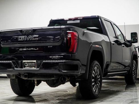 Used 2024 GMC Sierra 2500 Denali Ultimate image 12
