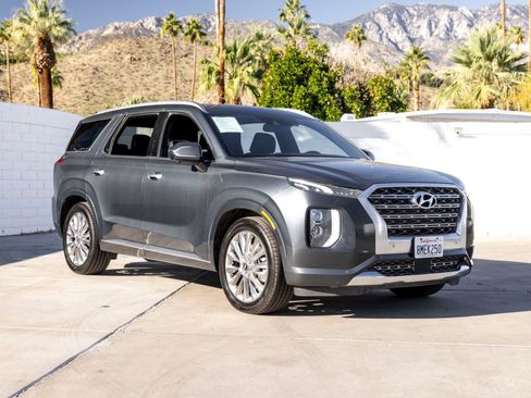 Used 2020 Hyundai Palisade Limited FWD image 2