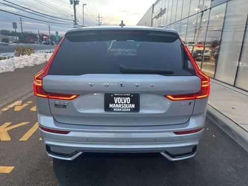 Certified 2025 Volvo XC60 B5 Plus image 4