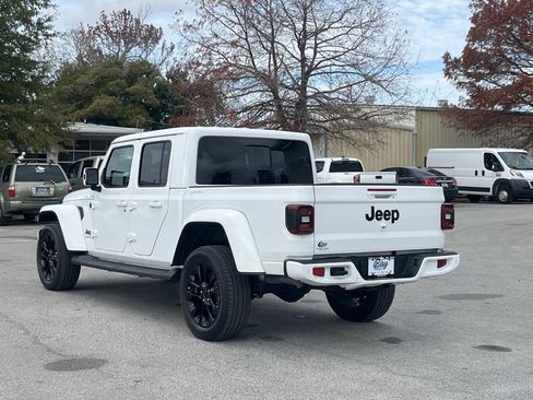 Used 2021 Jeep Gladiator Overland image 3