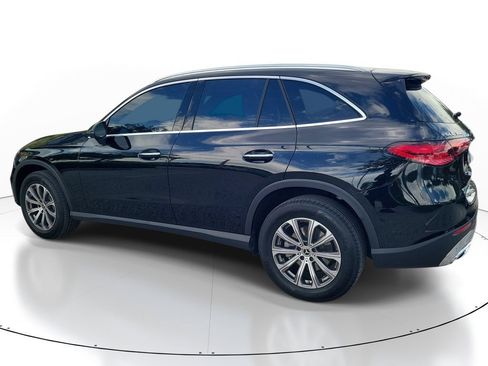 Used 2023 Mercedes-Benz GLC 300 image 3