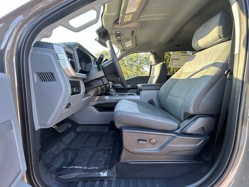 New 2026 Ford F250 XLT w/ XLT Premium Package AWD/4WD image 10