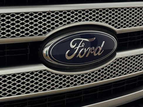 Used 2016 Ford F250 Platinum w/ Platinum Package image 25