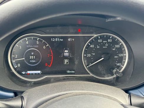 New 2025 Nissan Versa SV w/ Trunk Package FWD image 18