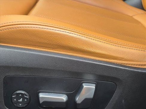 Used 2022 BMW 330i Sedan w/ Convenience Package RWD image 4