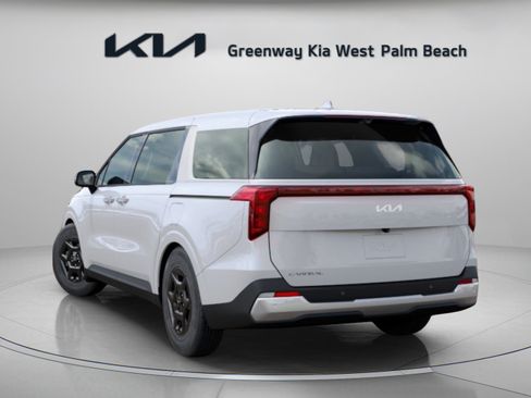New 2026 Kia Carnival FWD image 5
