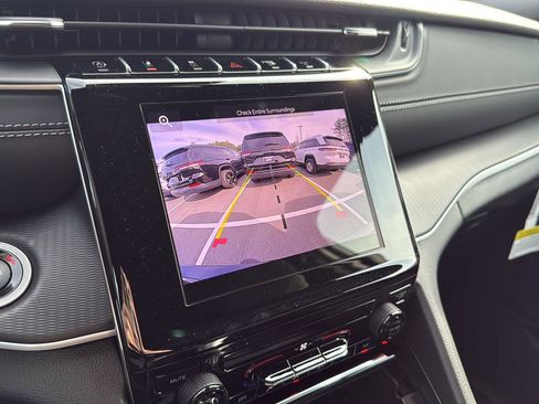 New 2025 Jeep Grand Cherokee Laredo X image 26