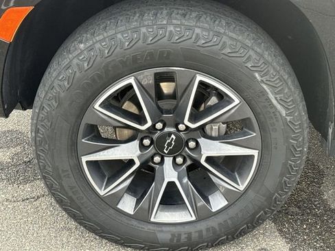 Certified 2024 Chevrolet Tahoe Z71 w/ Luxury Package image 29