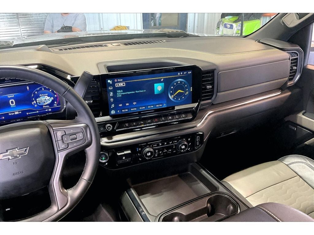 Used 2024 Chevrolet Silverado 2500 ZR2 w/ Technology Package AWD/4WD image 7