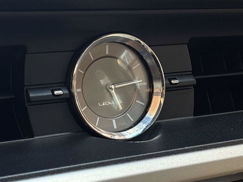 Used 2015 Lexus ES 350 w/ Luxury Package FWD image 19