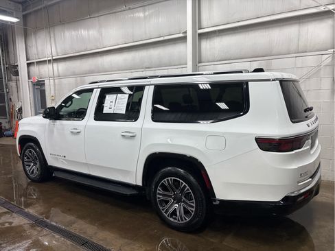 Used 2024 Jeep Wagoneer L Series II w/ Flexible Seating Group image 6