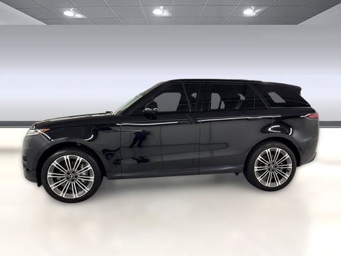 Used 2024 Land Rover Range Rover Sport SE image 2