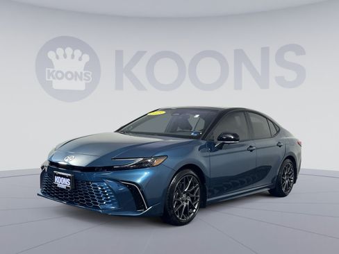 Used 2025 Toyota Camry XSE AWD/4WD image 1