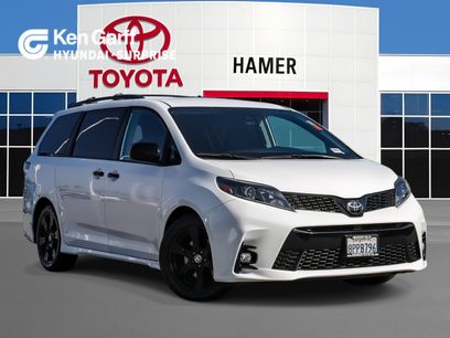 Used 2020 Toyota Sienna SE w/ Nightshade Edition
