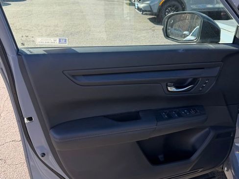 Used 2025 Honda CR-V Sport-L image 9