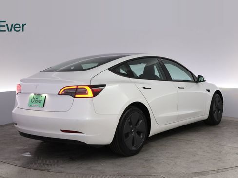 Used 2021 Tesla Model 3 Standard Range Plus RWD image 3