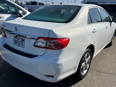 Used 2012 Toyota Corolla LE w/ Premium Pkg FWD image 4
