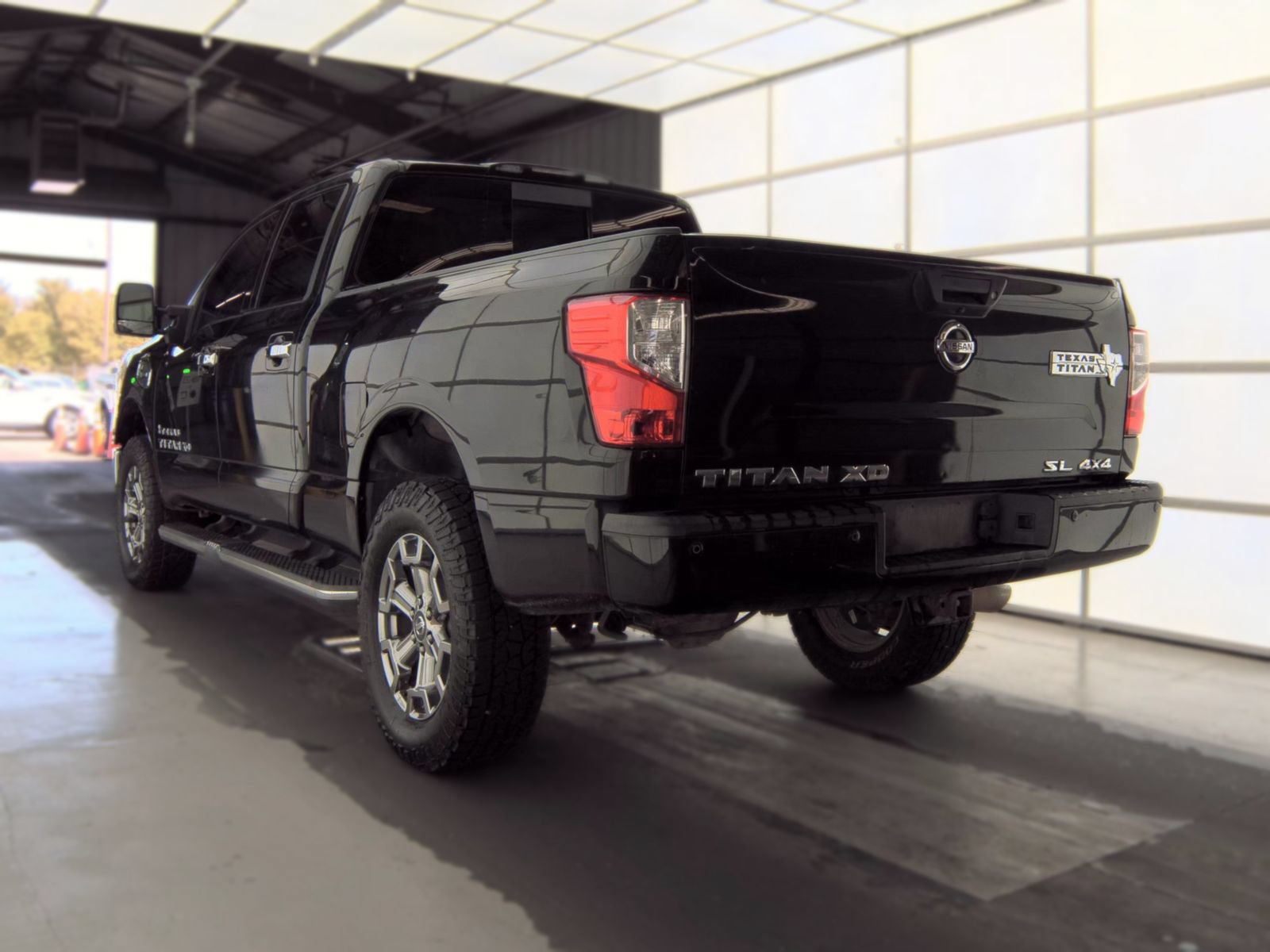 Used 2018 Nissan Titan SL w/ Texas Titan Edition AWD/4WD image 6