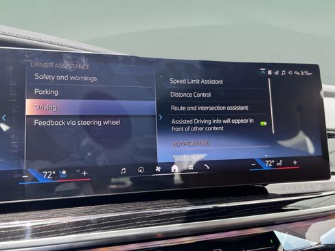 Used 2025 BMW 740i w/ Premium Package image 20