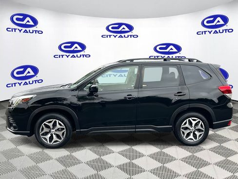 Used 2022 Subaru Forester Premium image 7