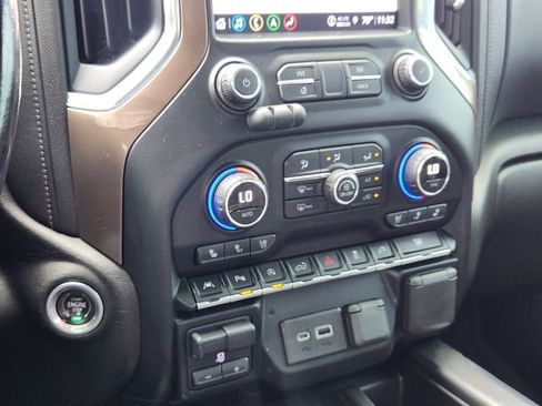 Used 2021 Chevrolet Silverado 1500 High Country w/ Technology Package AWD/4WD image 24
