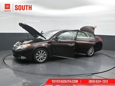 Used 2012 Toyota Avalon Limited image 53