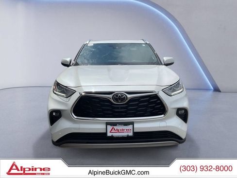 Used 2025 Toyota Highlander Platinum AWD/4WD image 8