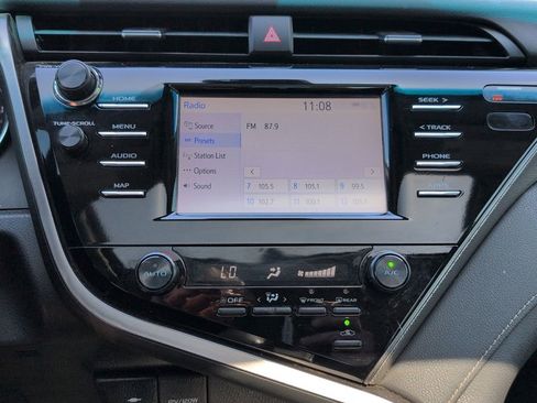 Used 2019 Toyota Camry SE FWD image 17