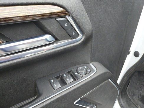 Used 2023 GMC Sierra 1500 SLE image 10