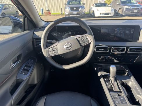 New 2026 Nissan Sentra SR w/ SR Premium Package FWD image 19