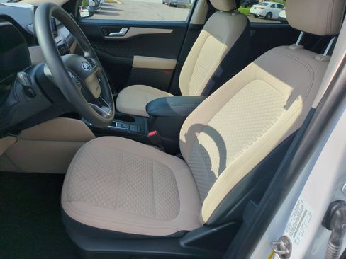 Used 2020 Ford Escape SE FWD image 14