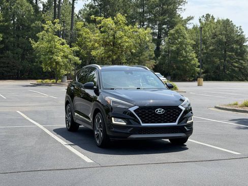 Used 2019 Hyundai Tucson Sport FWD image 2