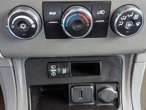 Used 2017 Chevrolet Traverse LS image 33