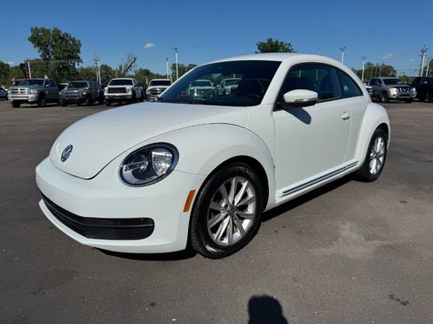 Used 2017 Volkswagen Beetle 1.8T SE FWD image 1