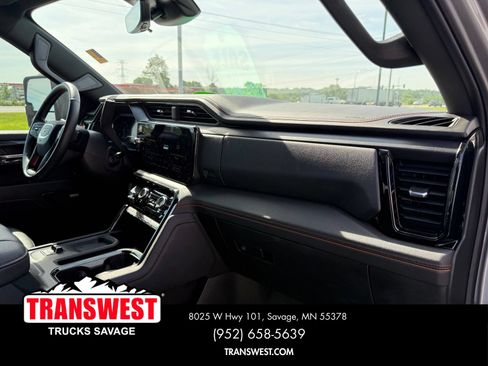 Used 2024 GMC Sierra 3500 AT4 w/ AT4 Premium Plus Package AWD/4WD image 7