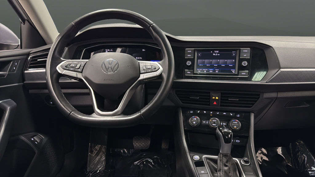 Used 2024 Volkswagen Jetta SE FWD image 11