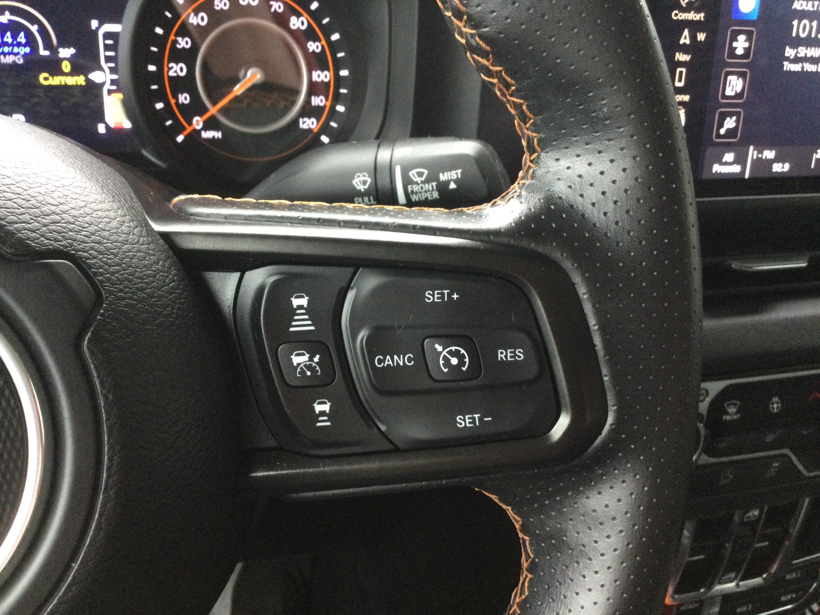 Used 2024 Jeep Gladiator Mojave w/ Technology Group AWD/4WD image 18