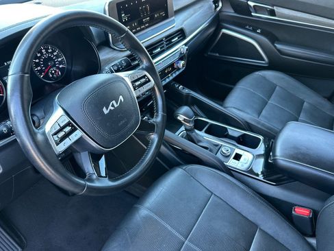 Used 2022 Kia Telluride EX w/ EX Premium Package image 10