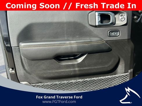 Used 2025 Jeep Wrangler Unlimited Sahara AWD/4WD image 13