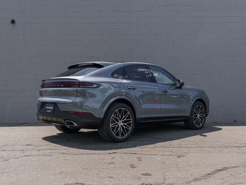 New 2026 Porsche Cayenne Coupe AWD/4WD image 7