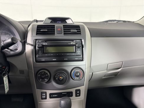 Used 2012 Toyota Corolla LE image 19