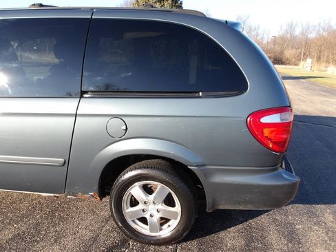 Used 2006 Dodge Grand Caravan SXT image 33